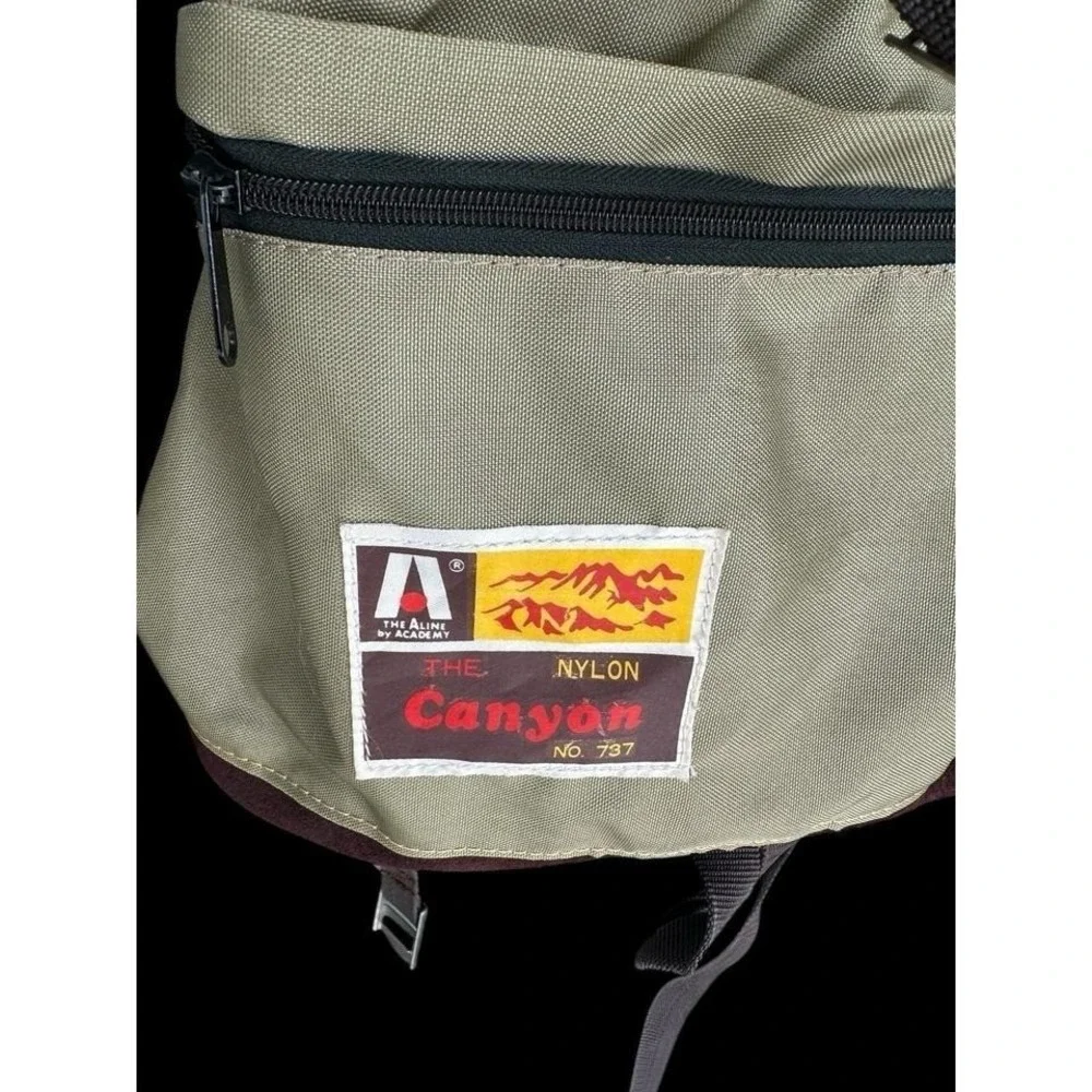 Vintage‎ 70's Academy A Line Canyon Backpack Hiking Green Two Zipper Distressed